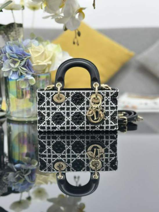 Picture of Dior Handbags _SKUfw239224506fw